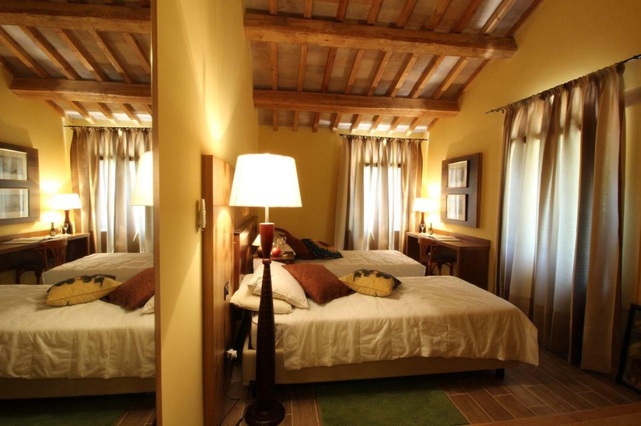 Villa Brettino- Pesaro Mare E Cultura - Intera Struttura Con Piscina Fano Buitenkant foto