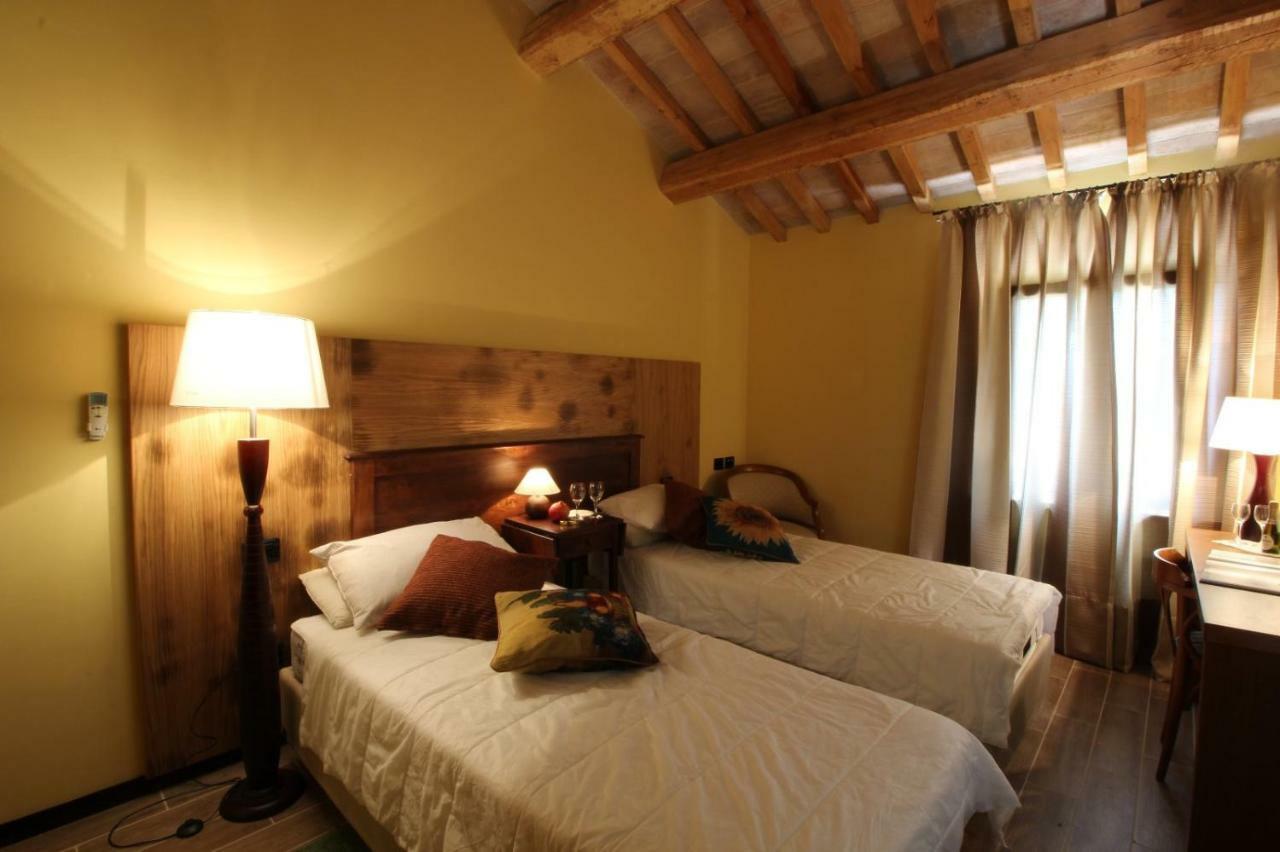 Villa Brettino- Pesaro Mare E Cultura - Intera Struttura Con Piscina Fano Buitenkant foto